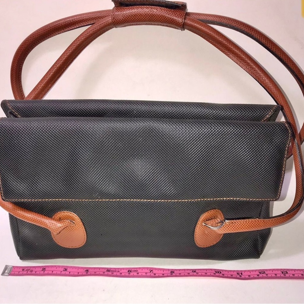 AUTHENTICATED Vintage Bottega Veneta Chic Black Textured Handbag
